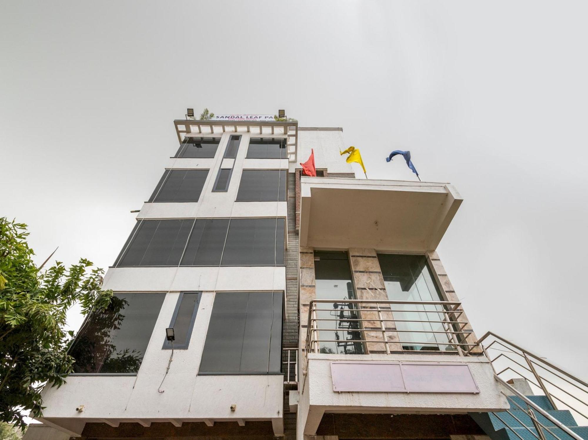 Collection O Sandalleaf Park Hotel